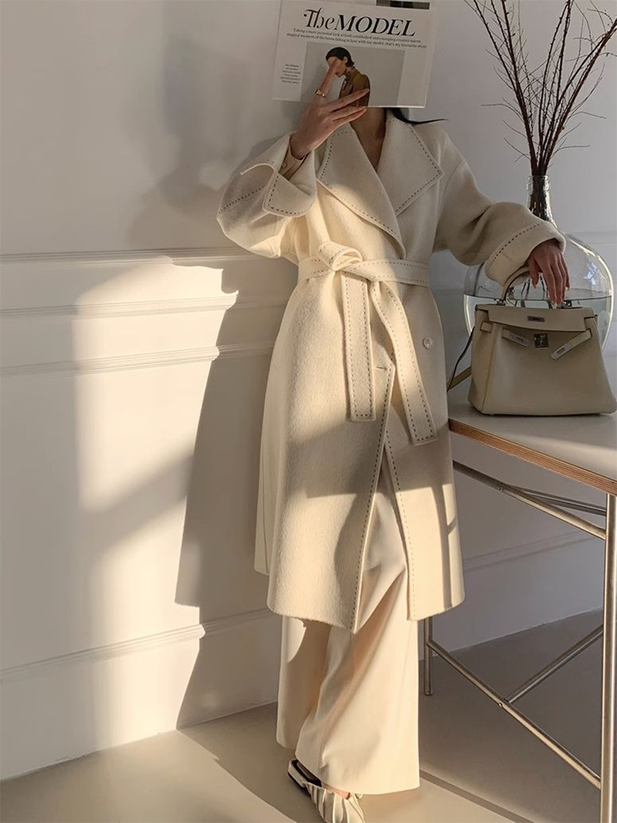 Derpai Wollmantel mit kontrastierendem Besatz und Gürtel elegant