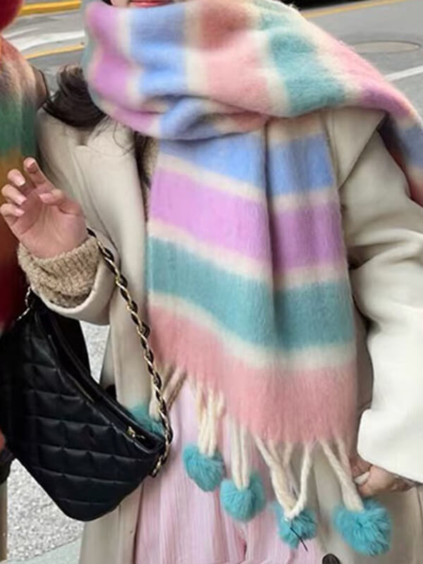 Derpai Gestreifter Schal in Regenbogenfarben aus Mohair mit Pompons