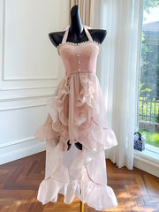 Derpai Rosafarbenes langes Ballkleid aus Organza mit Neckholder & Perlendetails