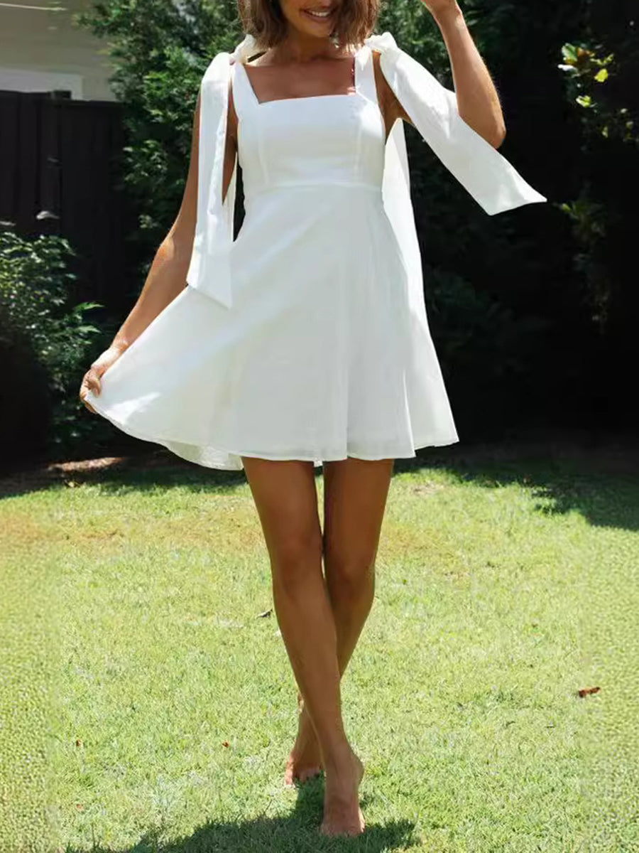Derpai Weißes schlichtes Mini-Strappy-Kleid