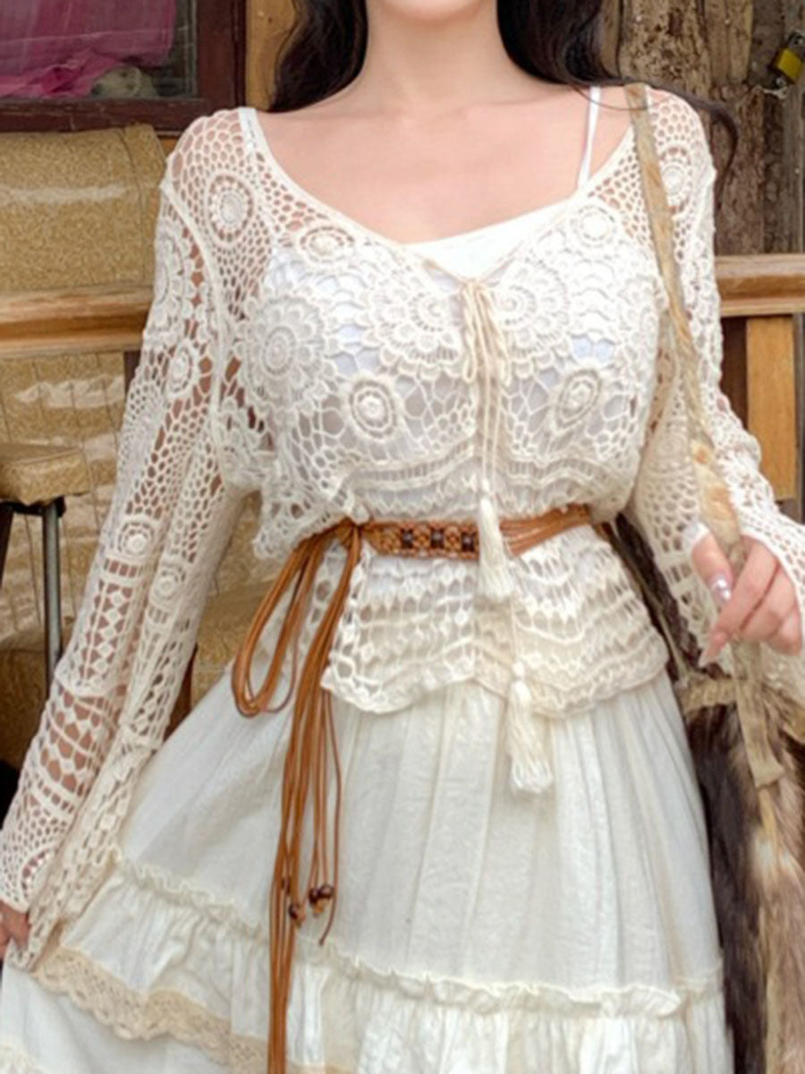 Derpai Boho-Oberteil mit Lochstickerei Trompetenärmeln & Riemchendetails