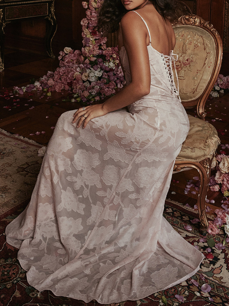 Derpai Elegantes langes Abendkleid mit Jacquardmuster und feinen Trägern – für Hochzeit
