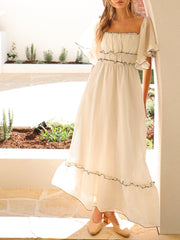 Derpai Langes Kleid mit schwarzem Besatz quadratischer Ausschnitt Abschlussball Beige