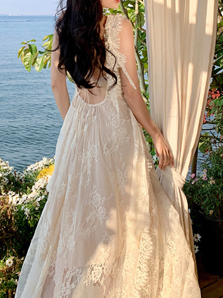 Derpai Langes Kleid aus Spitze mit Rückenausschnitt und feinen Trägern Beige