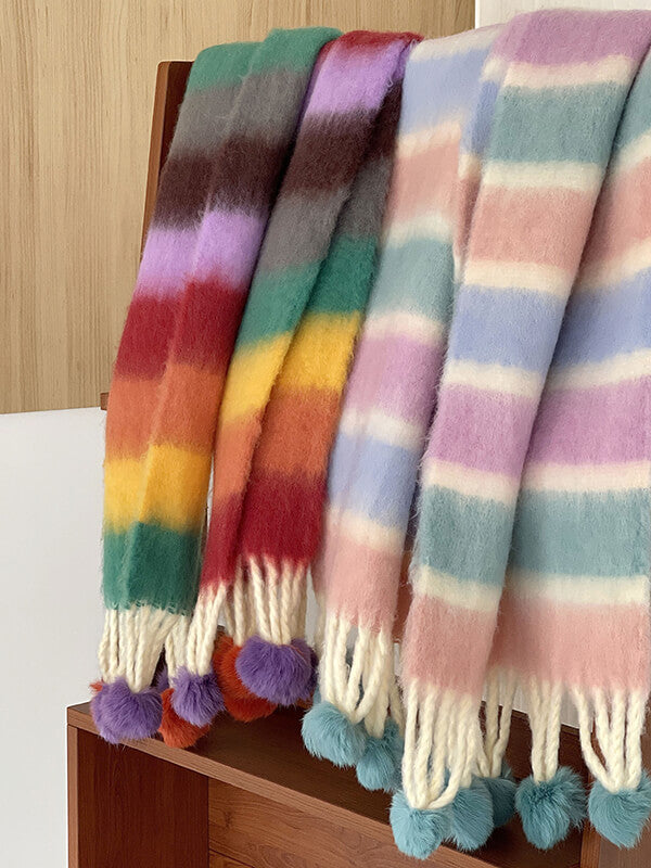 Derpai Gestreifter Schal in Regenbogenfarben aus Mohair mit Pompons