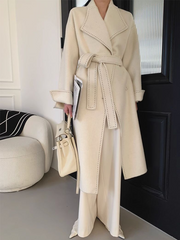 Derpai Wollmantel mit kontrastierendem Besatz und Gürtel elegant