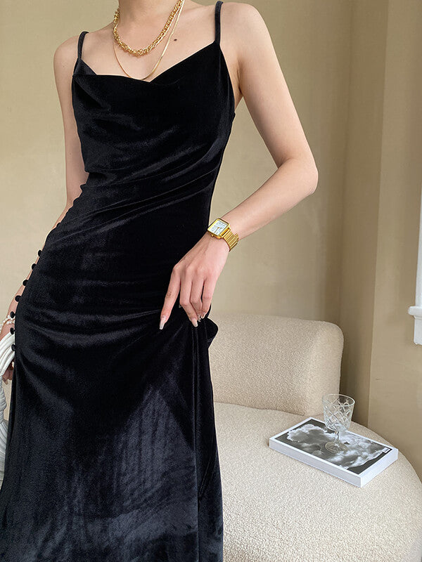 Derpai Elegantes langes Samtabendkleid mit seitlichem Schlitz & feinen Trägern – für Hochzeit