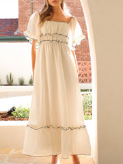 Derpai Langes Kleid mit schwarzem Besatz quadratischer Ausschnitt Abschlussball Beige