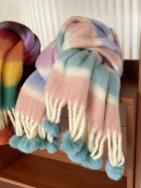 Derpai Gestreifter Schal in Regenbogenfarben aus Mohair mit Pompons